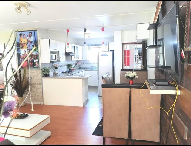 2 BEDROOM APARTMENT FOR SALE IN SOUTHDALE